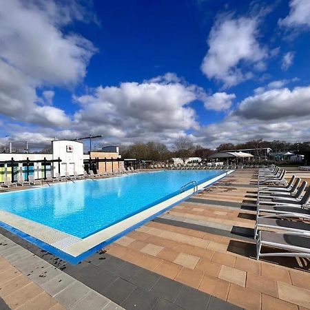 Hotel Luamar Holidays- Tattershall Lakes - Lancaster Crescent Exterior foto